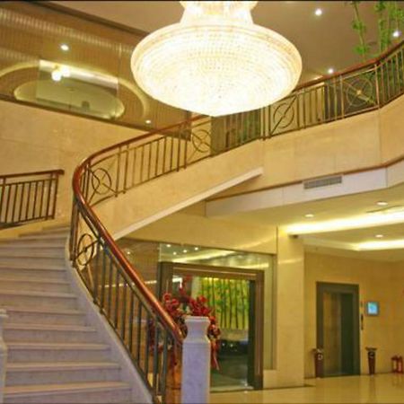 Jun Hao Hotel Дунгуань Экстерьер фото