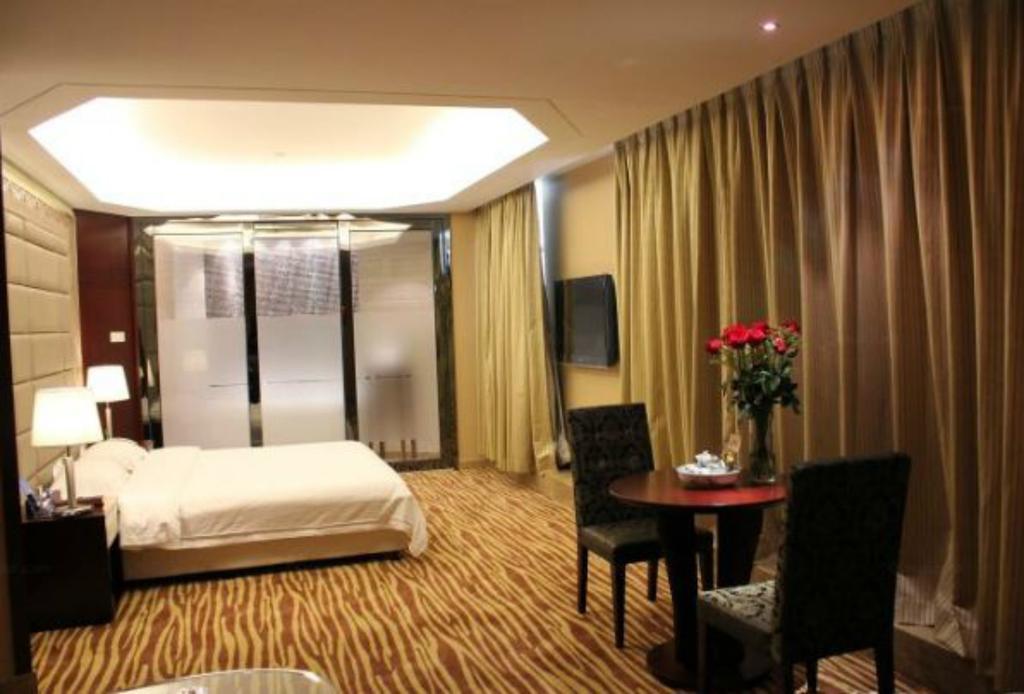 Jun Hao Hotel Дунгуань Экстерьер фото