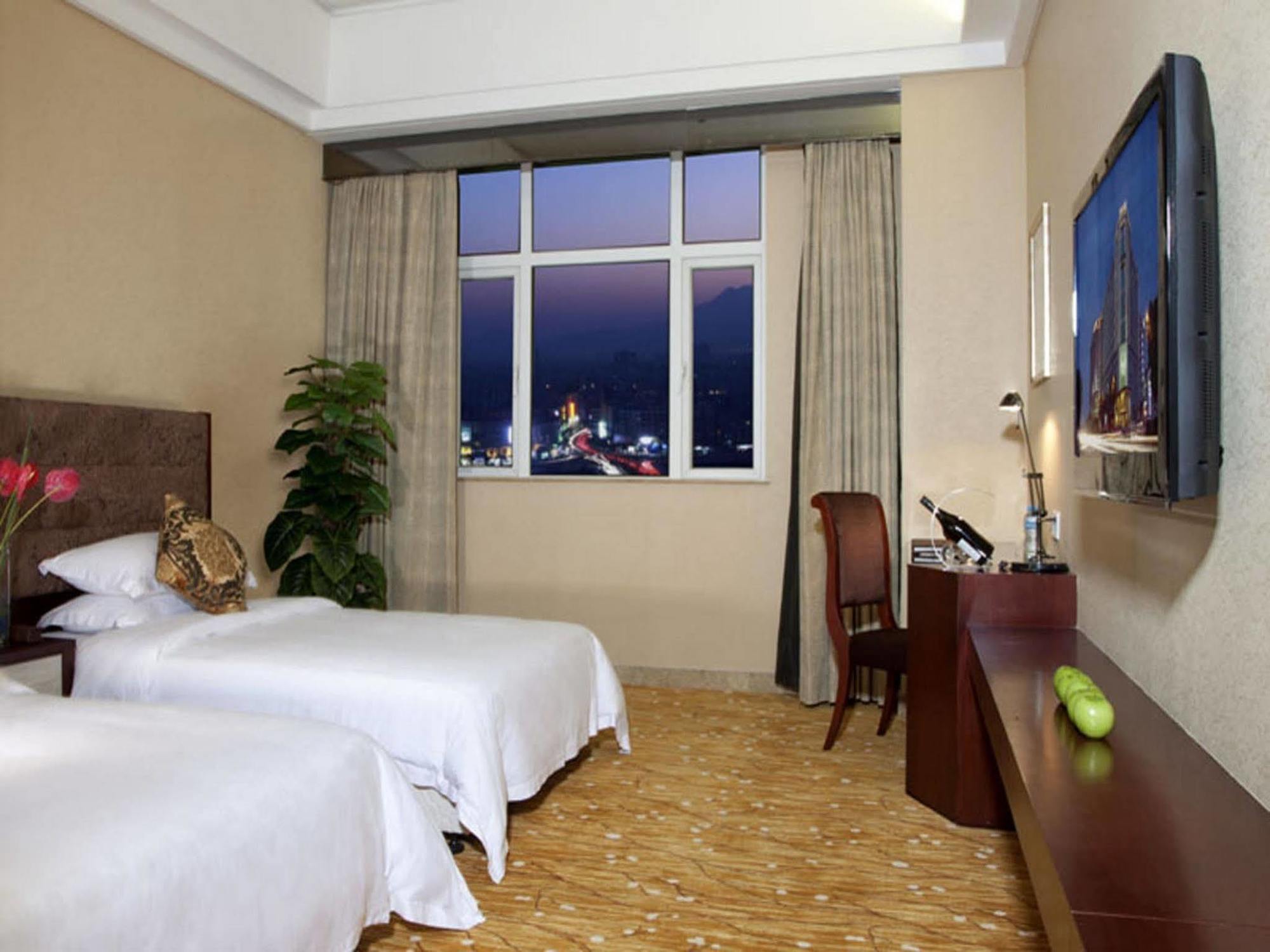 Jun Hao Hotel Дунгуань Экстерьер фото