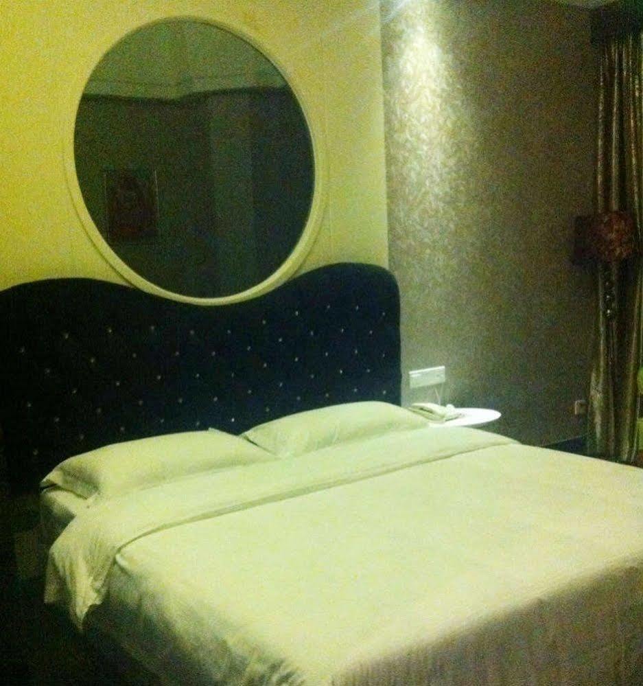 Jun Hao Hotel Дунгуань Экстерьер фото