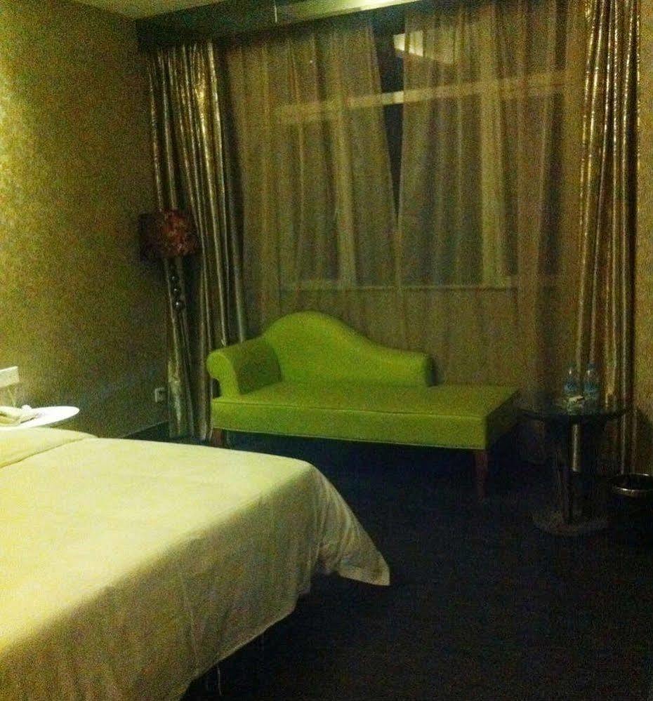 Jun Hao Hotel Дунгуань Экстерьер фото