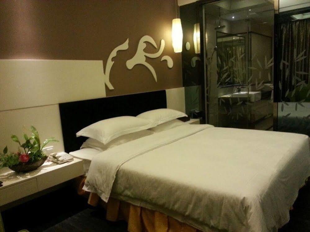 Jun Hao Hotel Дунгуань Экстерьер фото