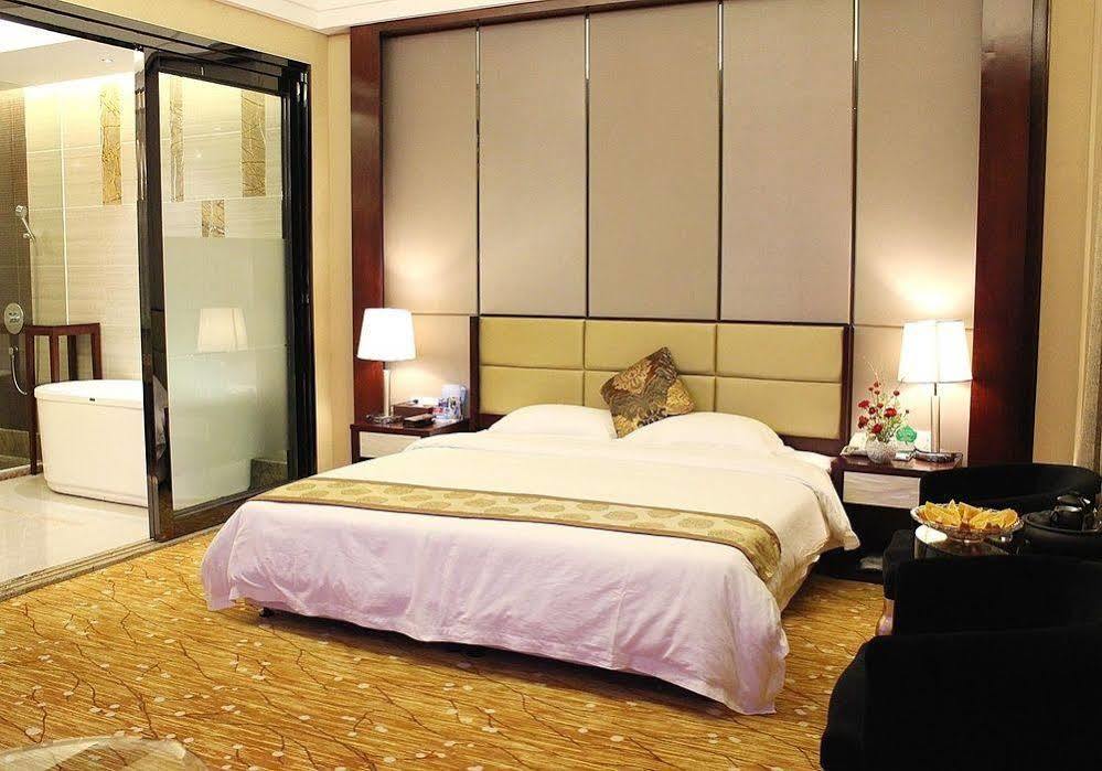 Jun Hao Hotel Дунгуань Экстерьер фото