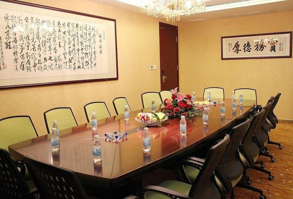Jun Hao Hotel Дунгуань Экстерьер фото
