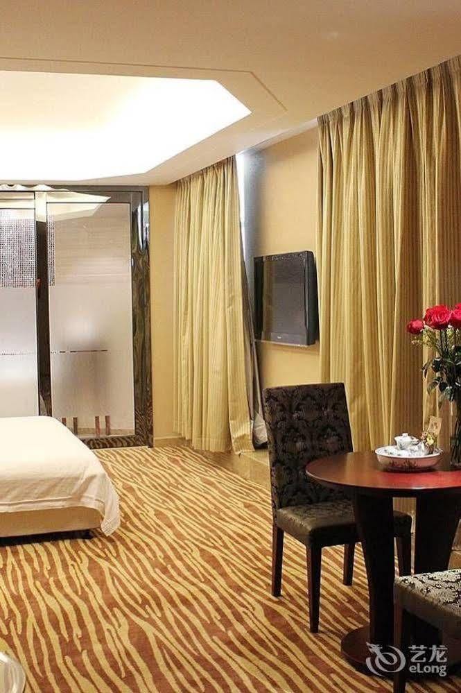 Jun Hao Hotel Дунгуань Экстерьер фото