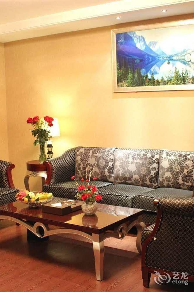 Jun Hao Hotel Дунгуань Экстерьер фото
