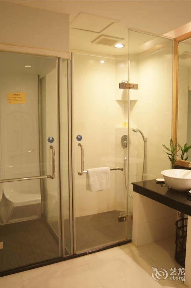 Jun Hao Hotel Дунгуань Экстерьер фото